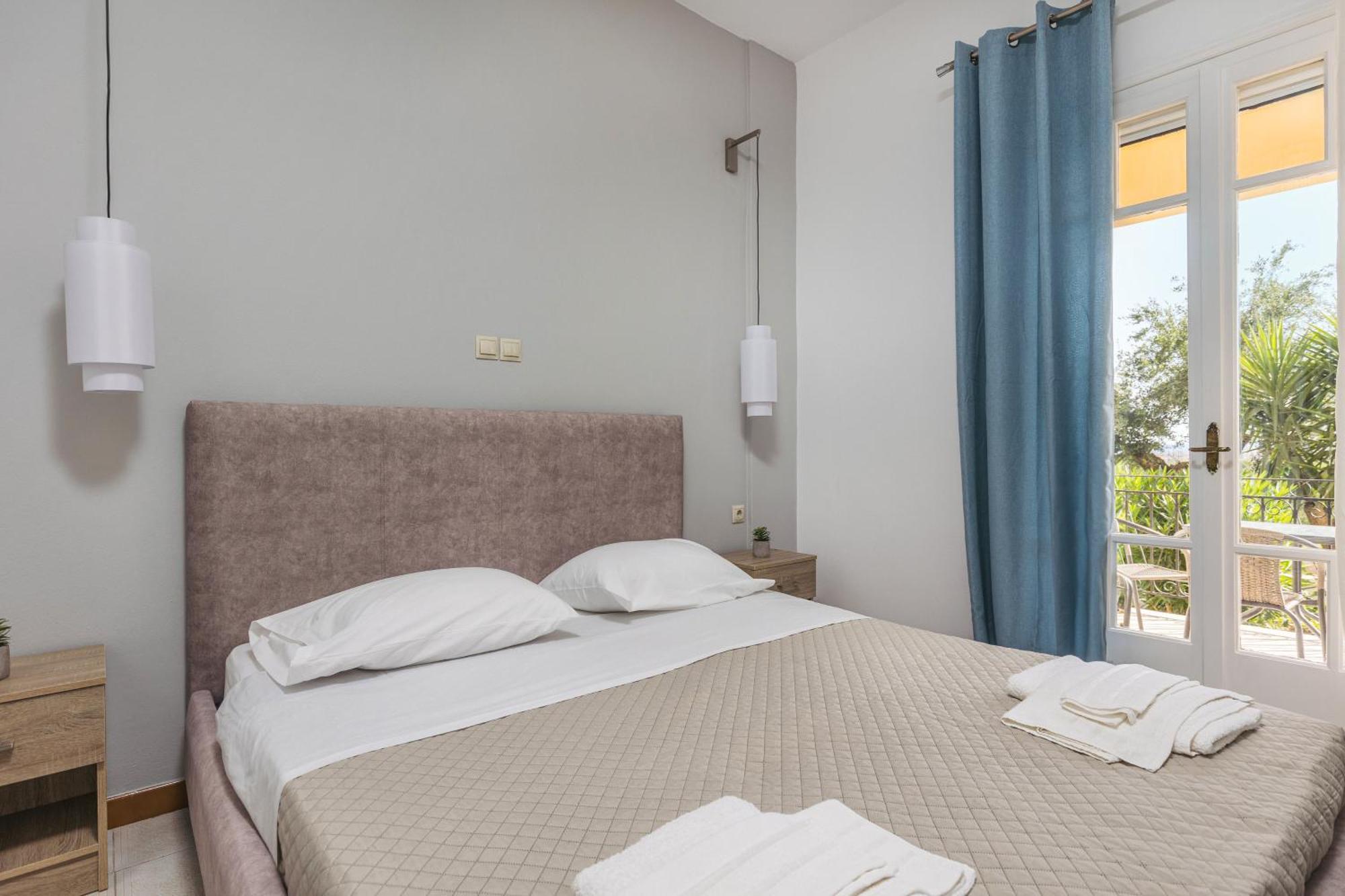 P Koklas Apartments ザキントス エクステリア 写真